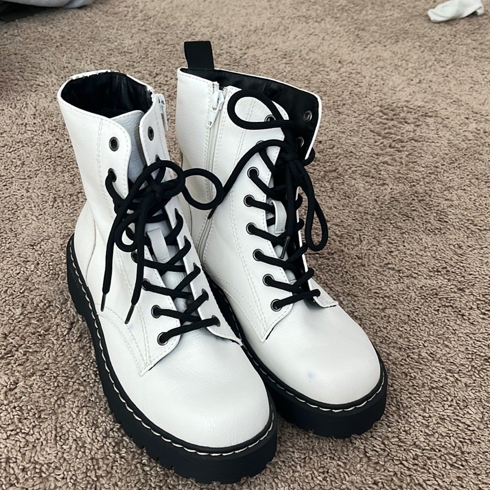 White lace up boots
